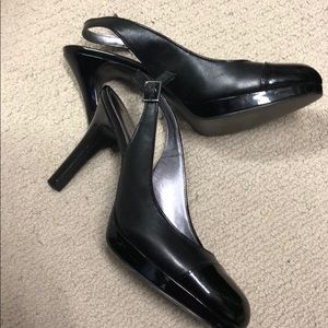Tahari black leather/patent leather toe and heel